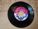 s. stills, neil young, d. crosby, g. nash SIGNED 1972 VG++ LABELS & 45 cant play